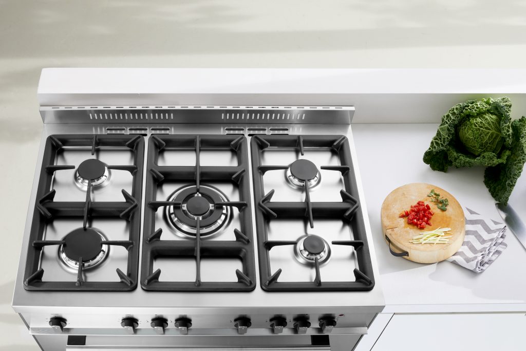 Modern single cavity dual fuel Range Cooker in Stainless Steel